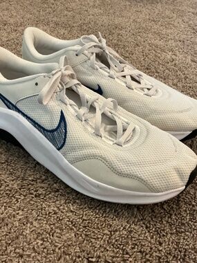 Nike Legend Essential 3 Men’s Size 13 Used